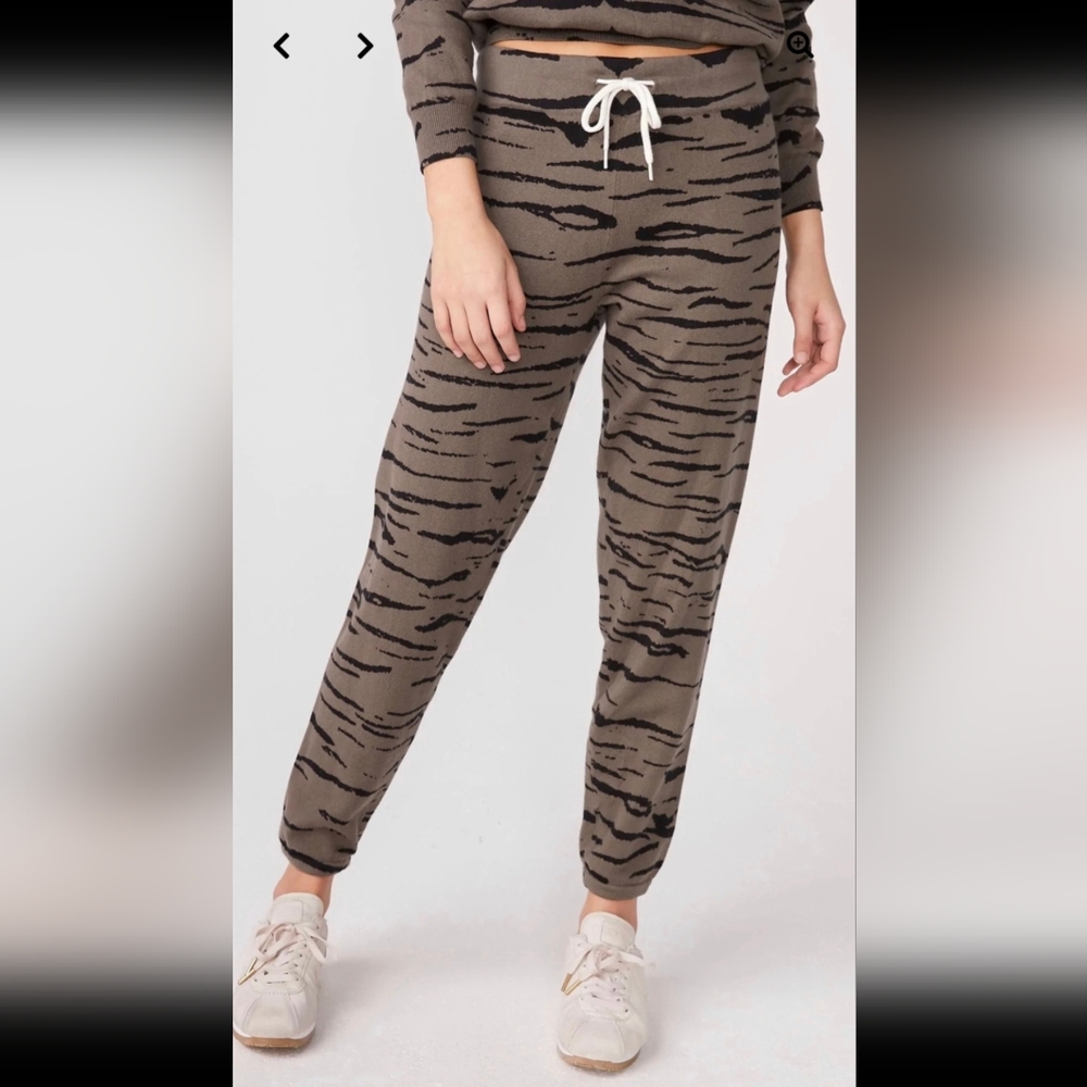 MONROW CASHMERE TIGER VINTAGE SWEATS FALCON OLIVE GREEN PANTS